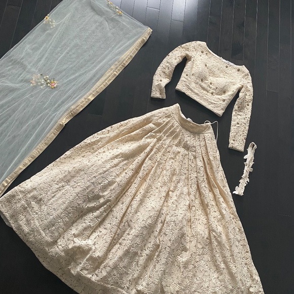 The Little Black Bow Lehenga - Top, Skirt, Waist Belt and Dupatta - Picture 4 of 17